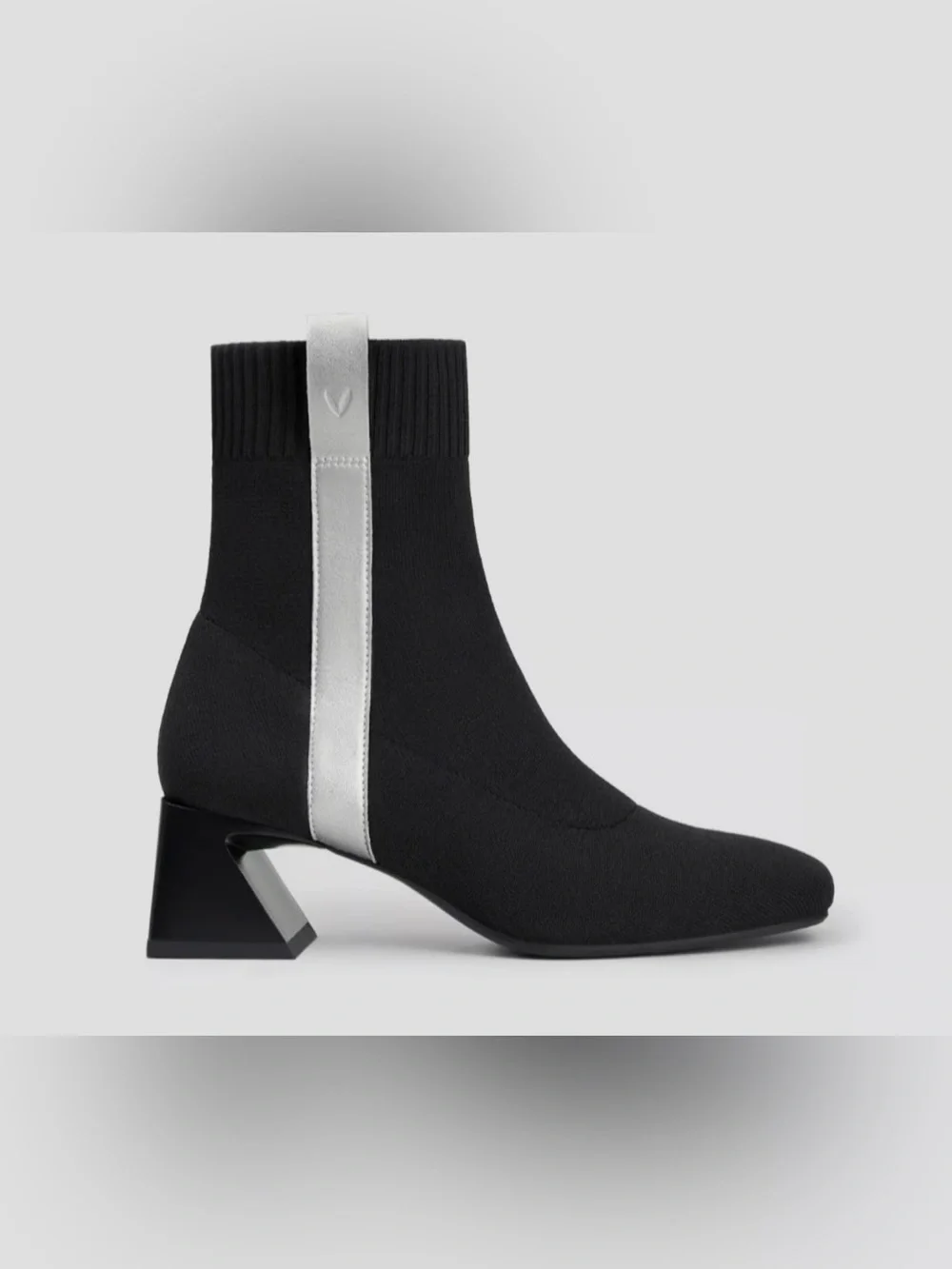VIVAIA Rafaella Square-Toe Water-Repellent‎ Heeled Boots